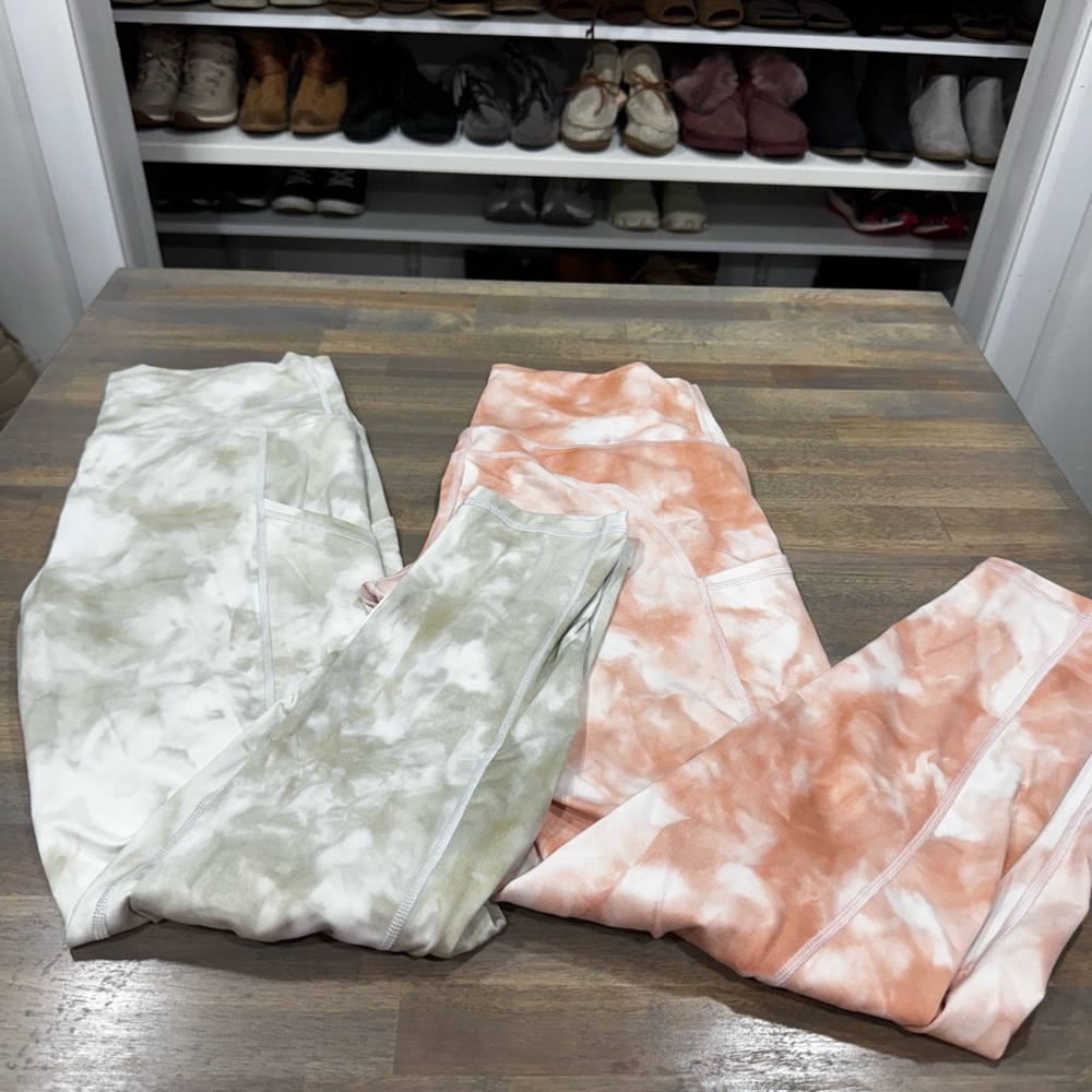 2 Aerie Tie-Dye Hugger Pocket Leggings
